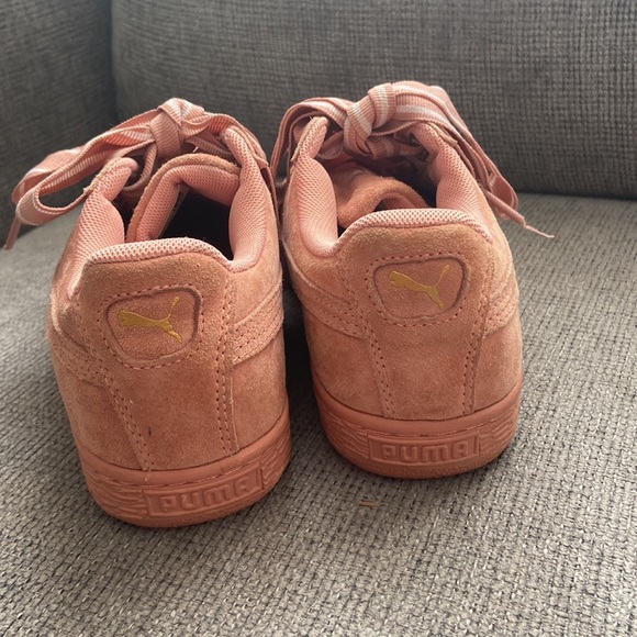 Puma suede pink ribbon lace sneakers size 5 - Picture 2 of 9
